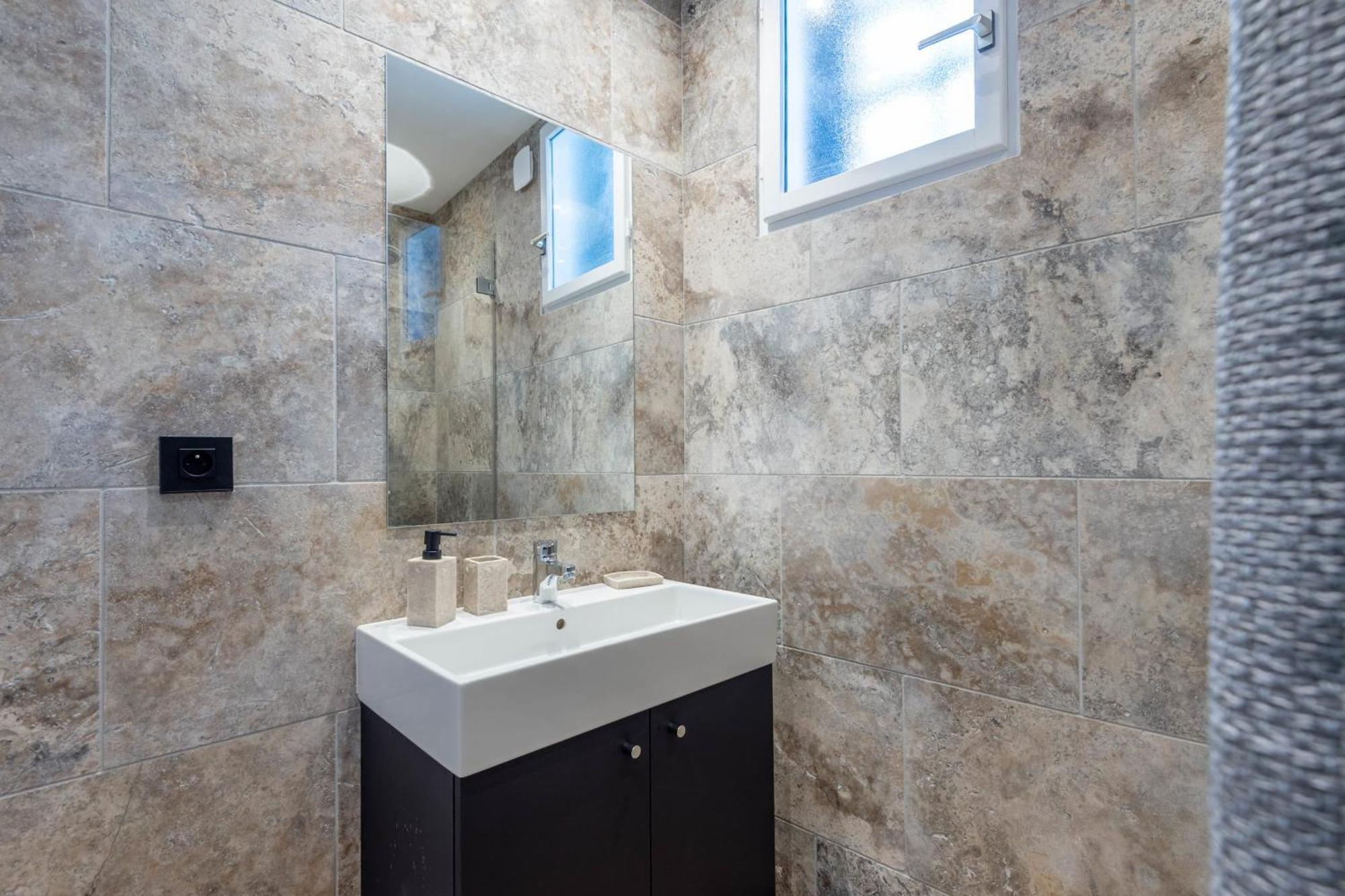 Le Beau Marcy - Contemporary City Centre Flat آنسي المظهر الخارجي الصورة